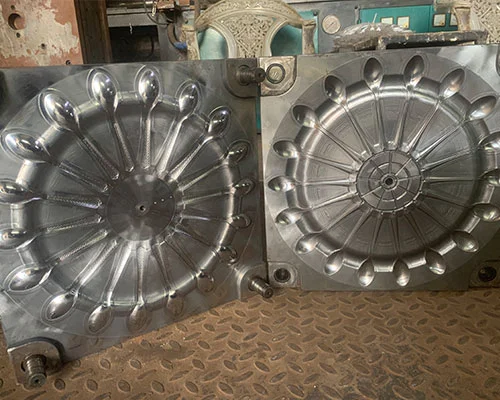Silver Coated Plastic Spoon Injection Mold Manufacturer